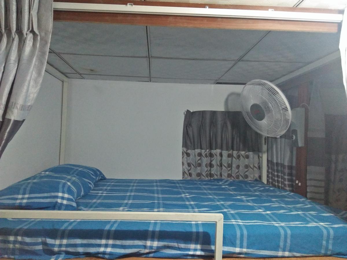 Kingfisher Hostel Анурадхапура Екстериор снимка