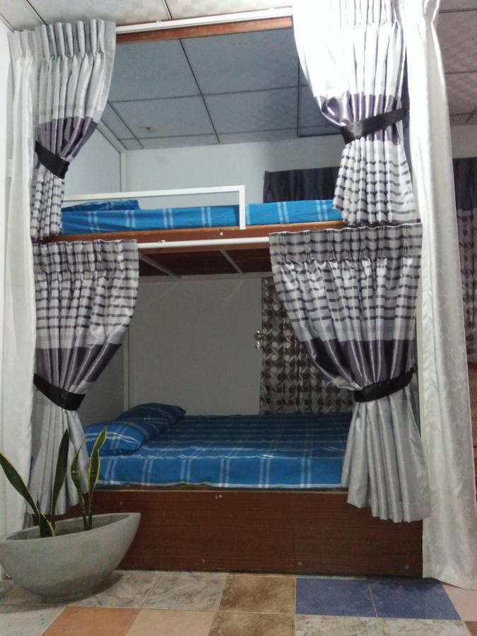 Kingfisher Hostel Анурадхапура Екстериор снимка