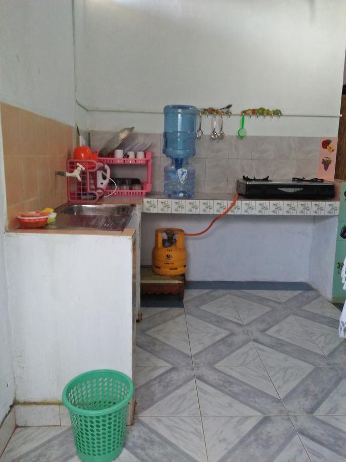 Kingfisher Hostel Анурадхапура Екстериор снимка